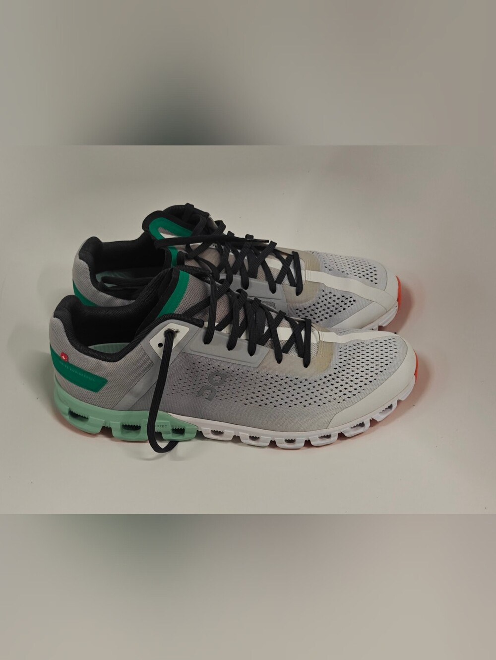 On Cloudflow Men’s 11 Running Shoes Glacier Creek Reflective Cushioned